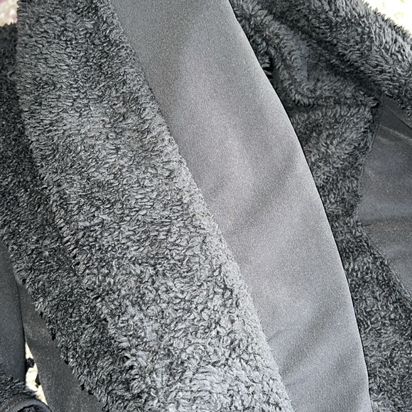 Nike black pullover hooded fleece. Size XL. EUC - Picture 7 of 8